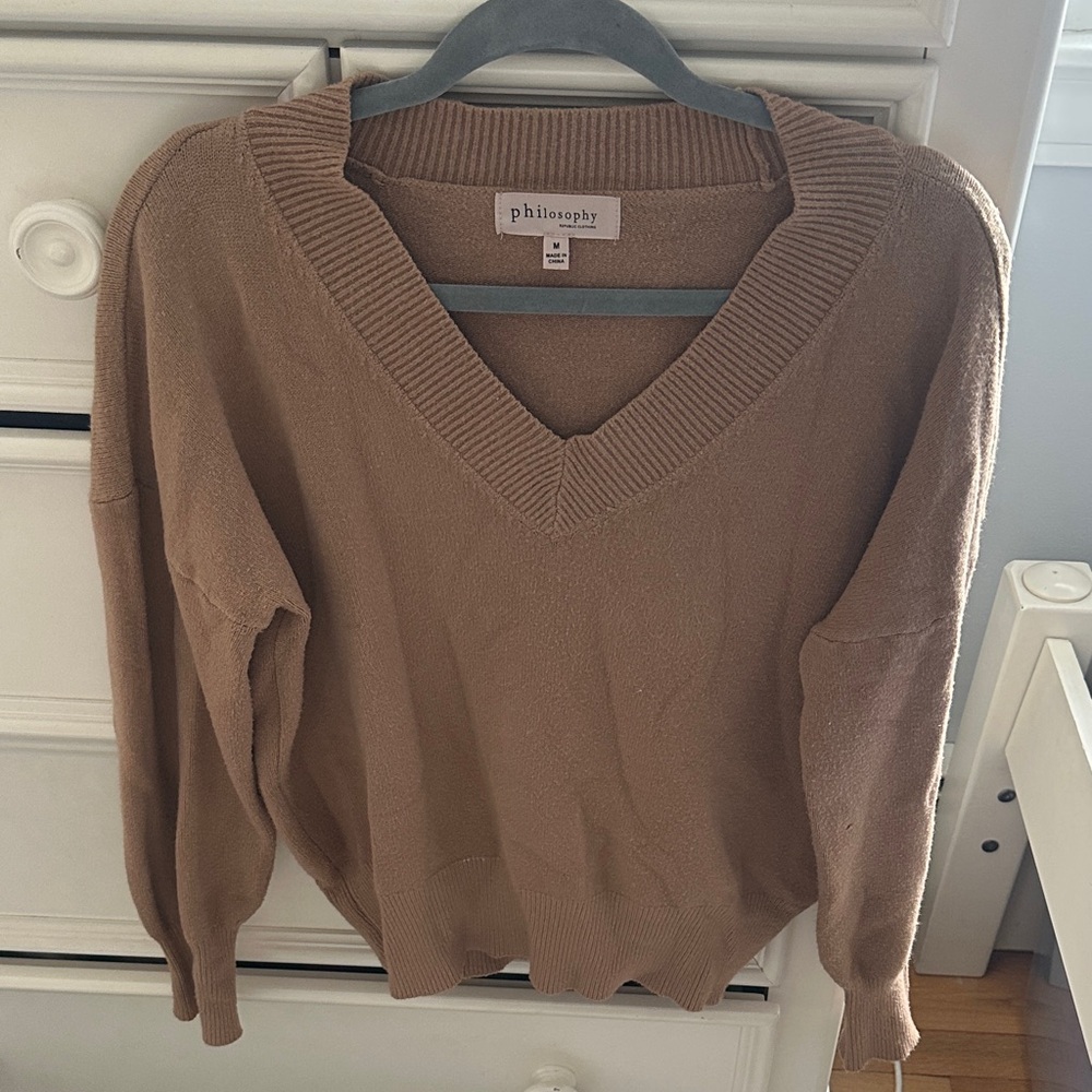 Philosophy Women's V-Neck Sweater in Tan